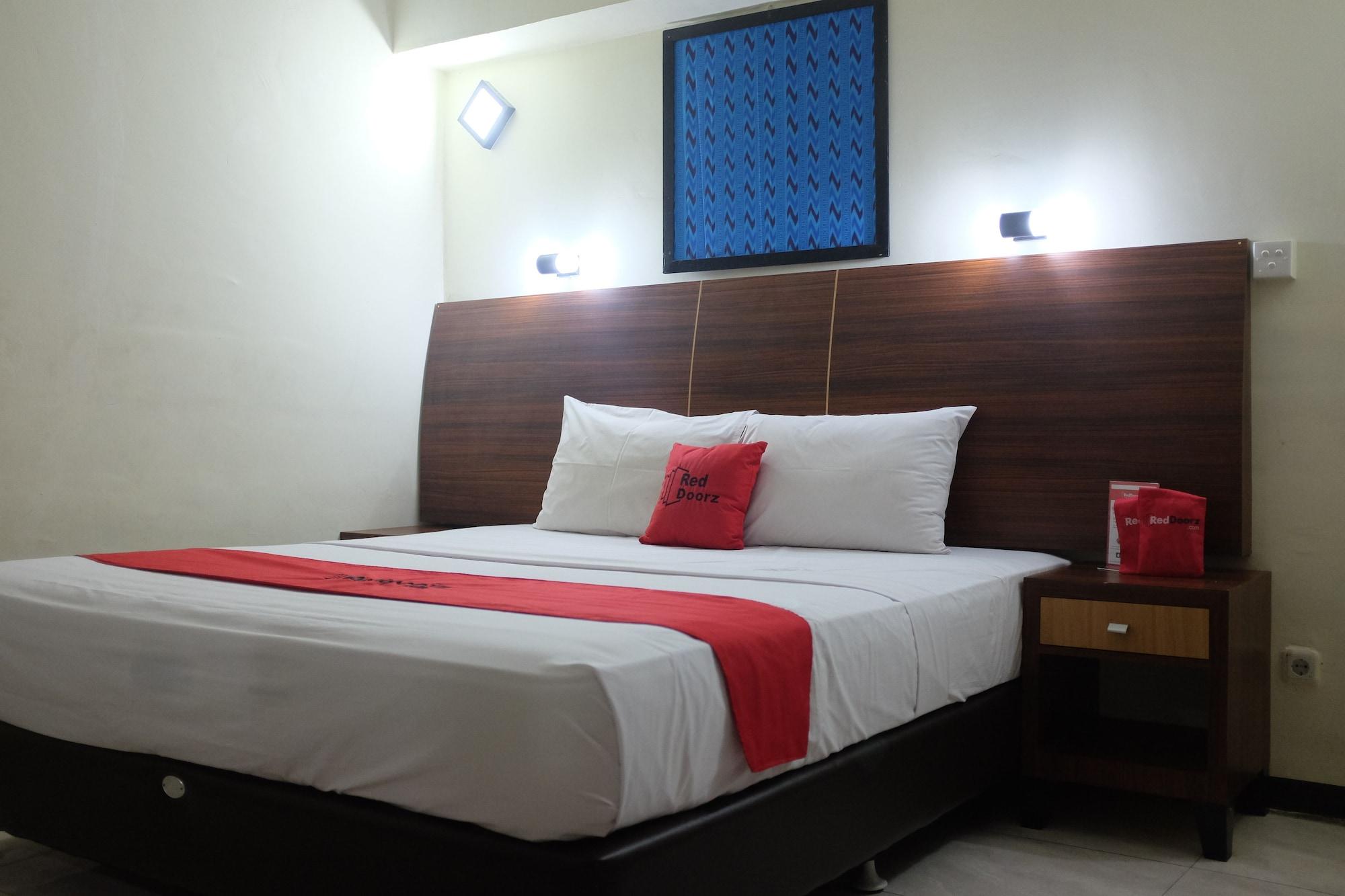 Reddoorz Plus Near Senen جاكرتا المظهر الخارجي الصورة
