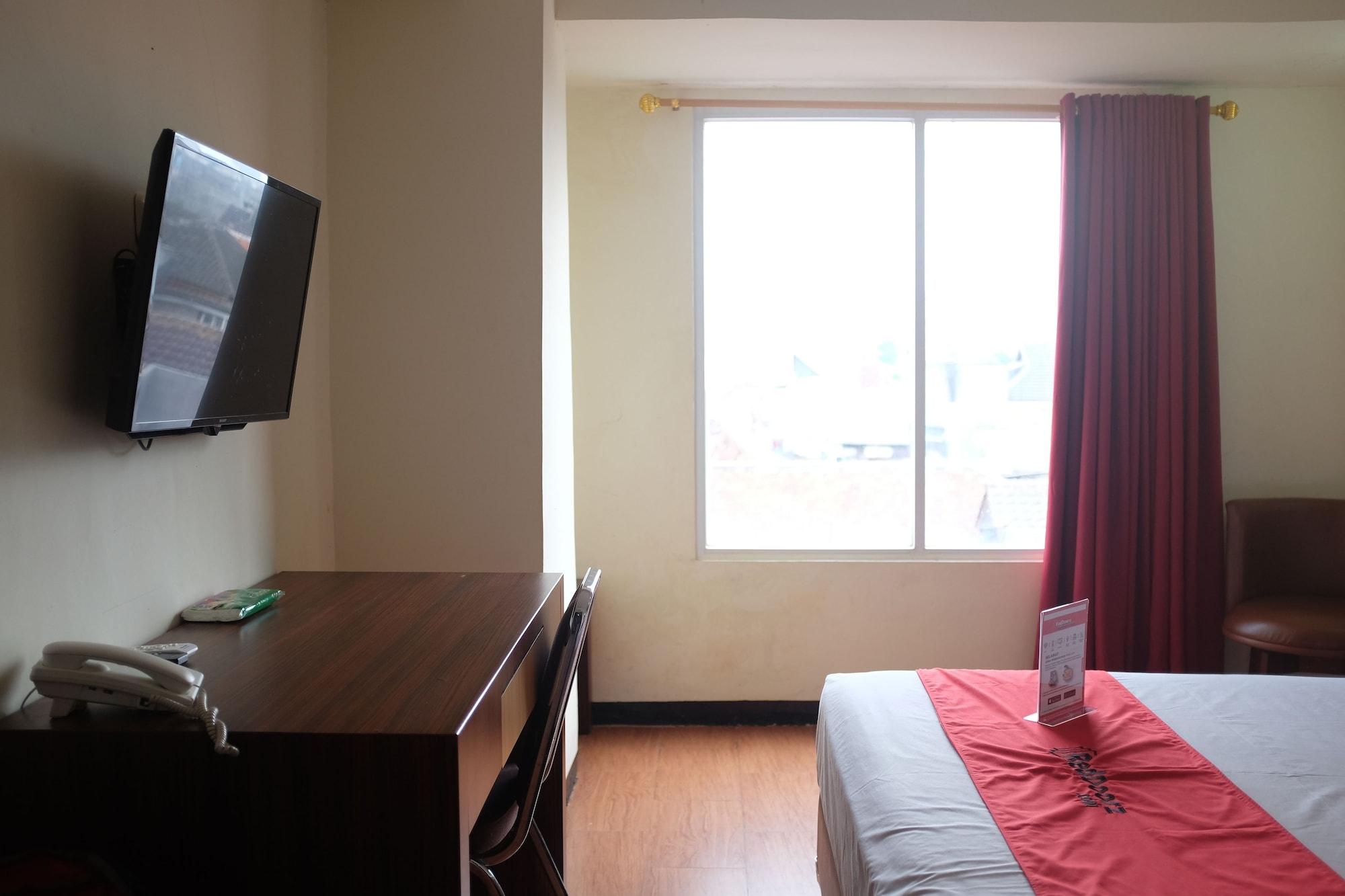 Reddoorz Plus Near Senen جاكرتا المظهر الخارجي الصورة