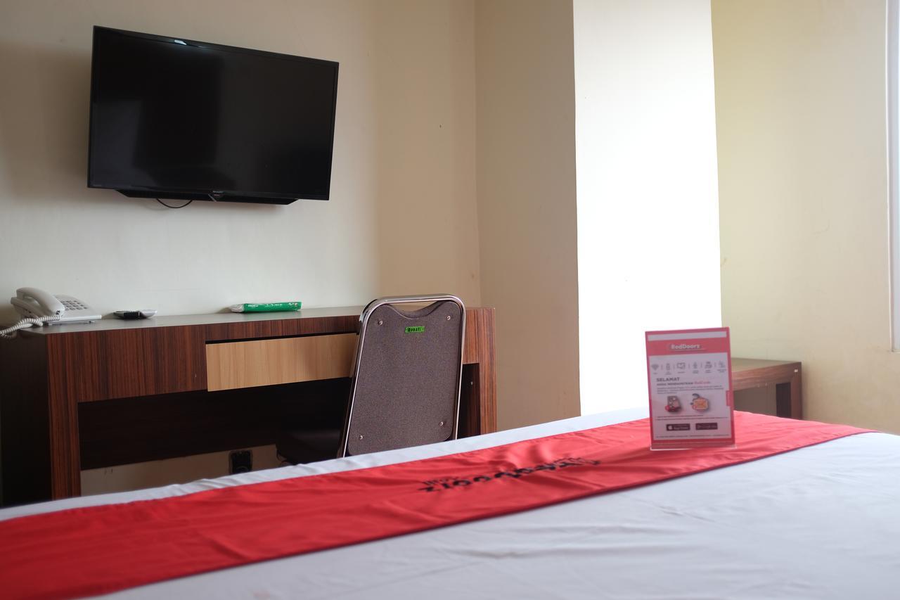 Reddoorz Plus Near Senen جاكرتا المظهر الخارجي الصورة