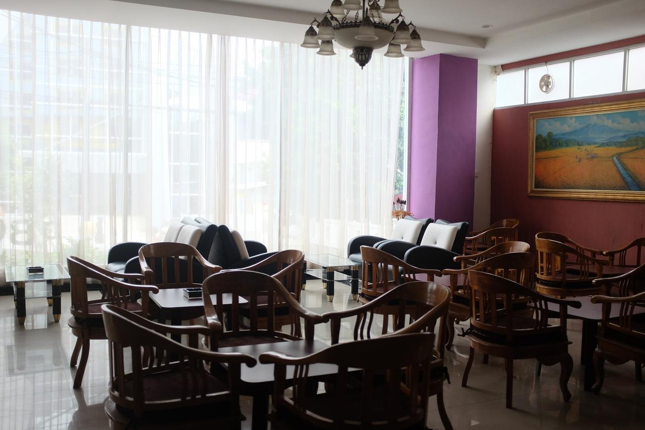 Reddoorz Plus Near Senen جاكرتا المظهر الخارجي الصورة