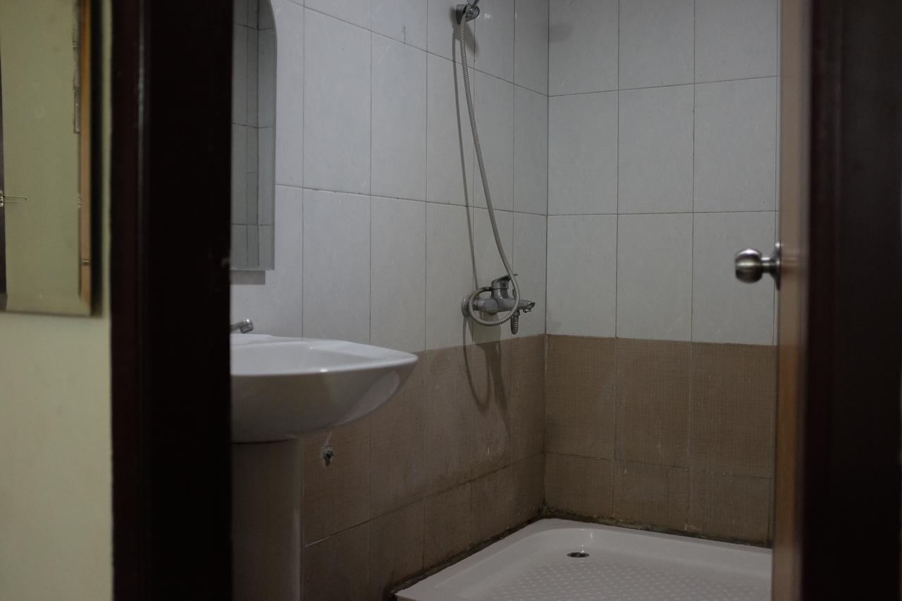 Reddoorz Plus Near Senen جاكرتا المظهر الخارجي الصورة