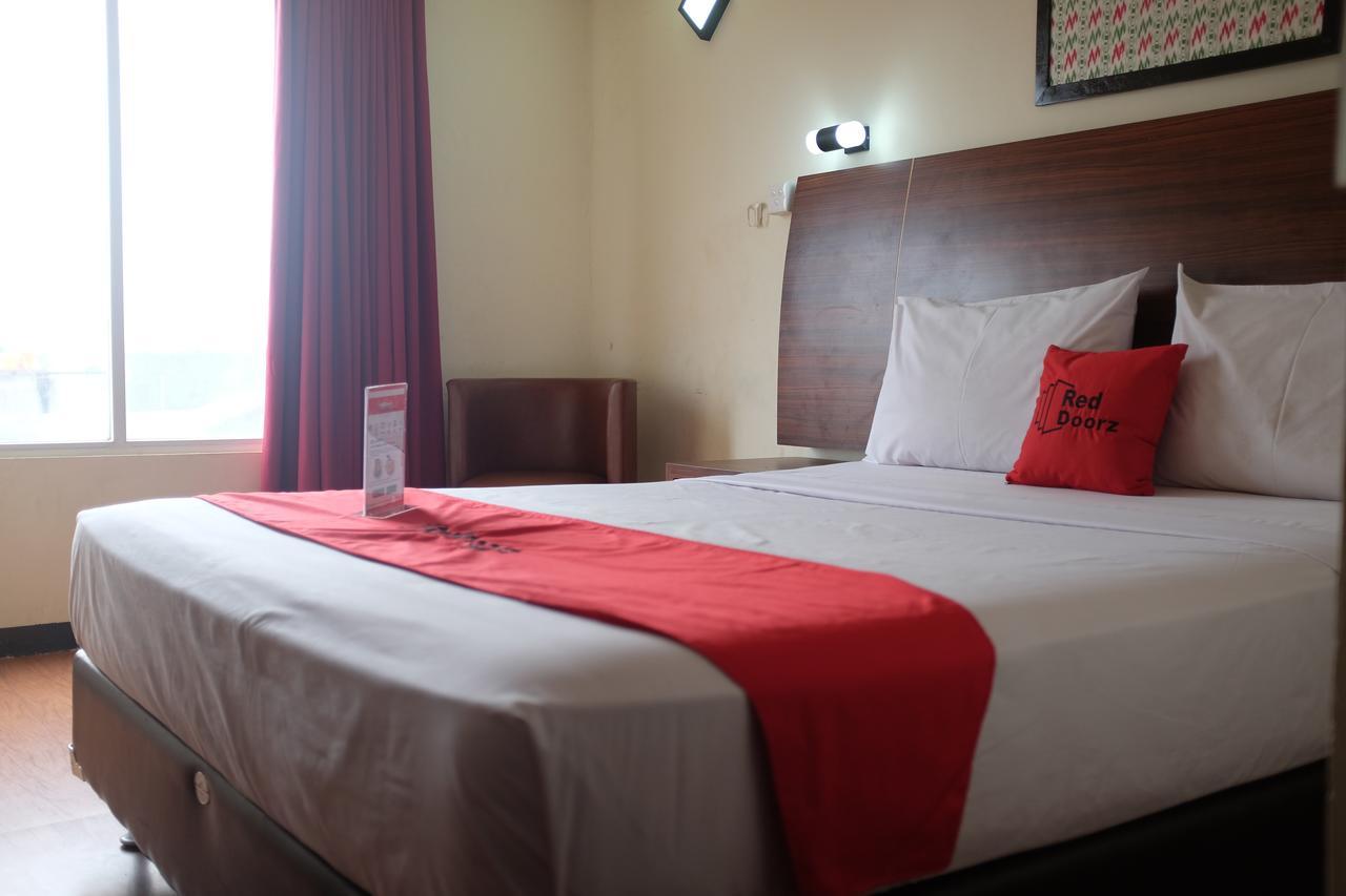 Reddoorz Plus Near Senen جاكرتا المظهر الخارجي الصورة