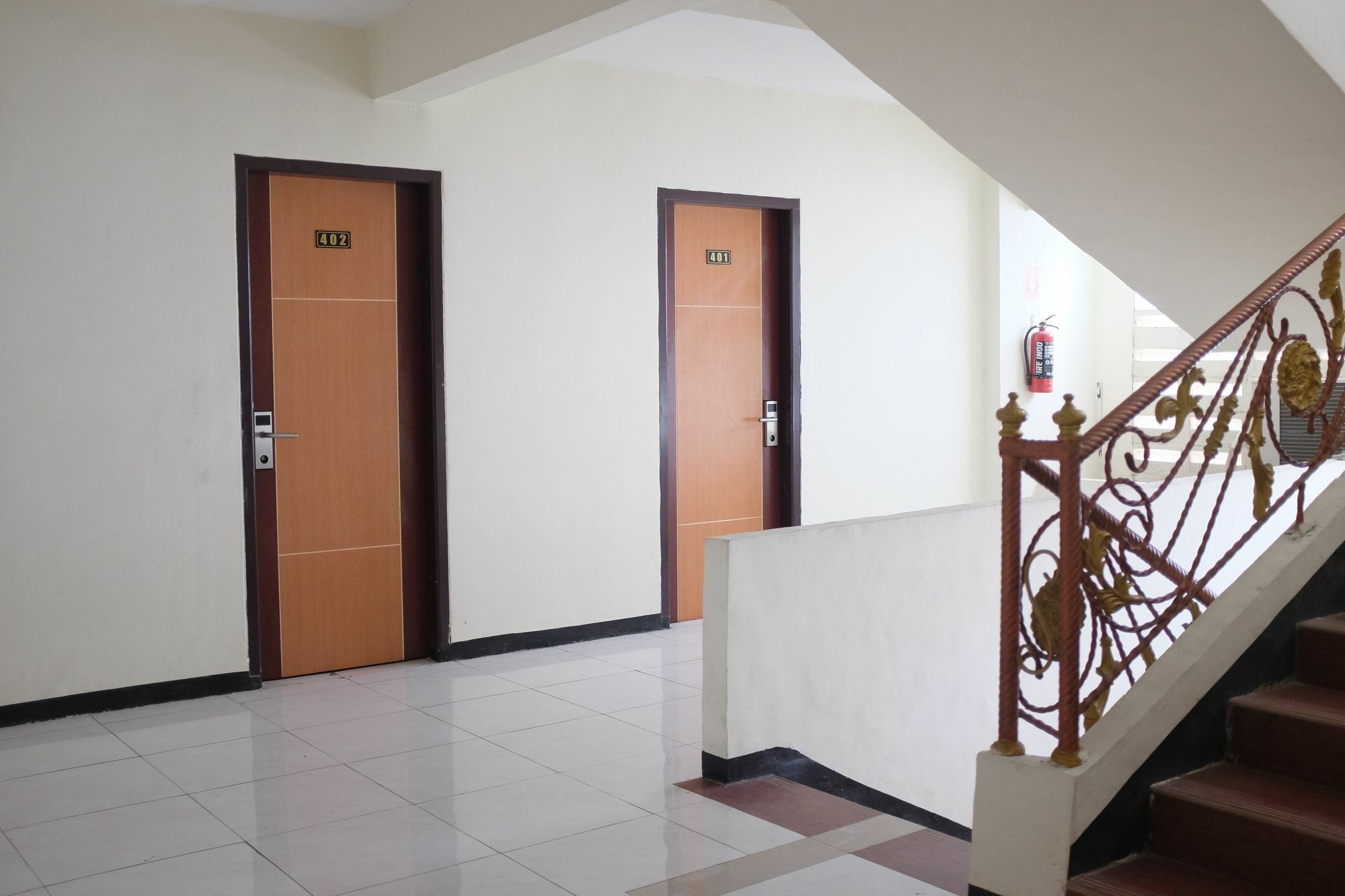Reddoorz Plus Near Senen جاكرتا المظهر الخارجي الصورة